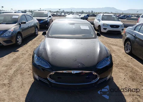 2014 Tesla Model S P85 z USA, uszkodzony, nr VIN 5YJSA1H15EFP52844